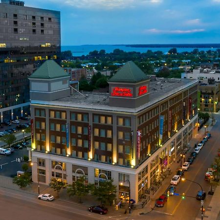 Hampton Inn & Suites Buffalo/Downtown Exterior photo